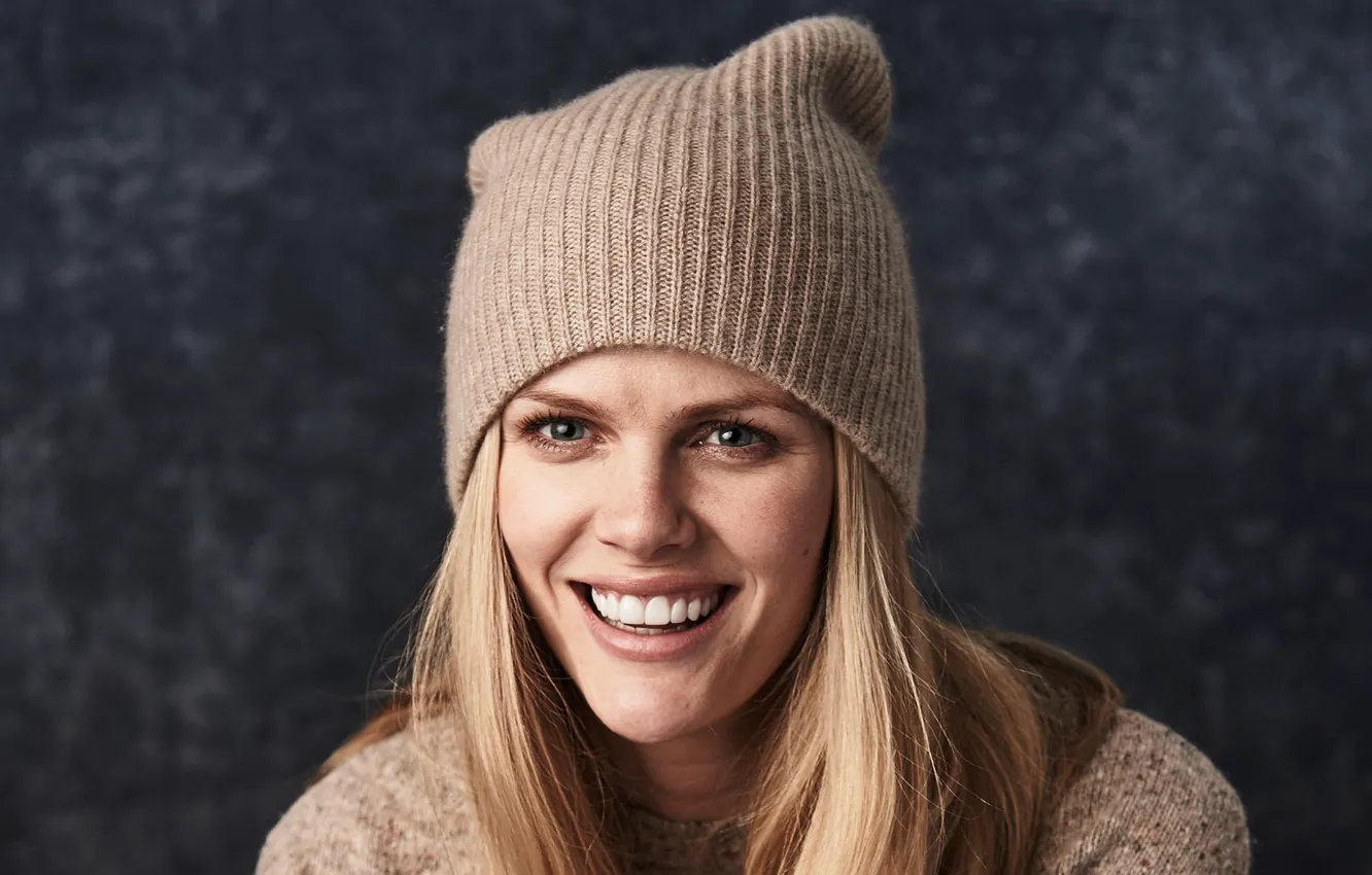 Photo wallpaper smile, model, hat, actress, hairstyle, blonde, photographer, photoshoot