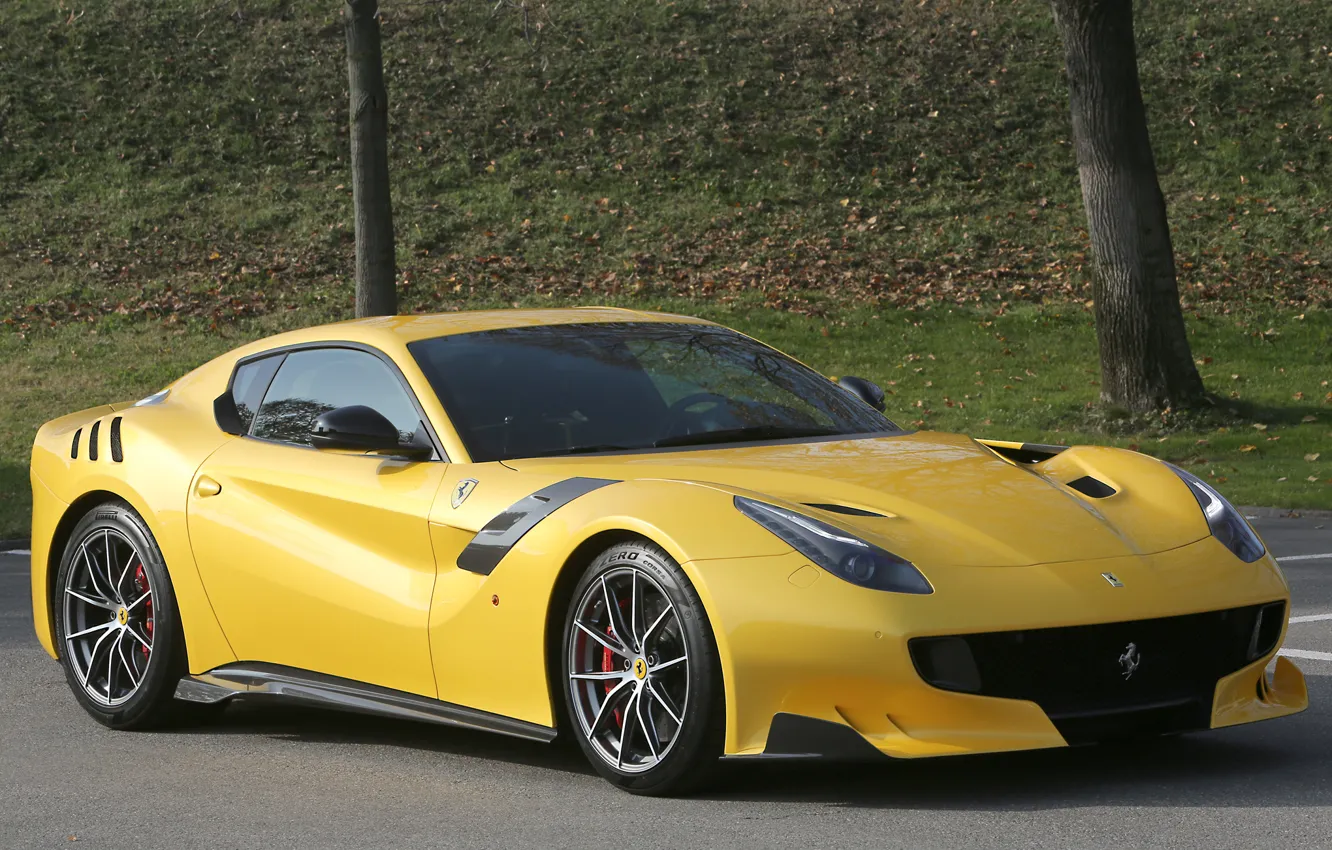 Photo wallpaper Ferrari, yellow, F12tdf