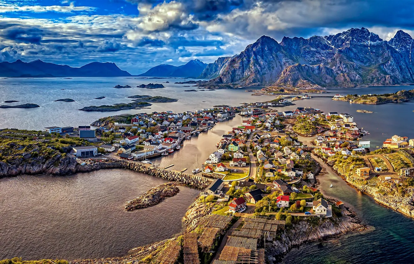 Photo wallpaper mountains, the city, panorama