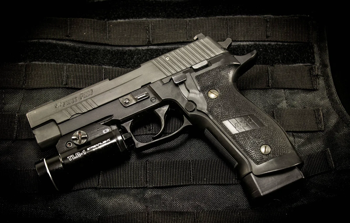 Photo wallpaper gun, weapons, flashlight, SIG-Sauer, P226