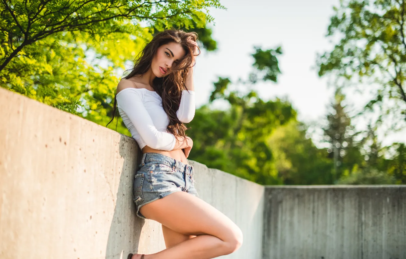 Photo wallpaper summer, face, model, hair, shorts, Alyse M