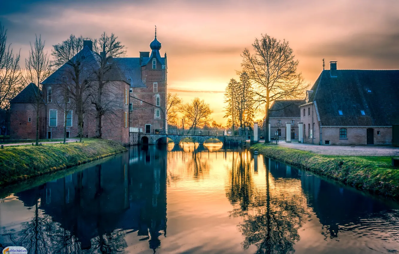 Photo wallpaper trees, bridge, castle, dawn, home, channel, Netherlands, Cannenburg Castle