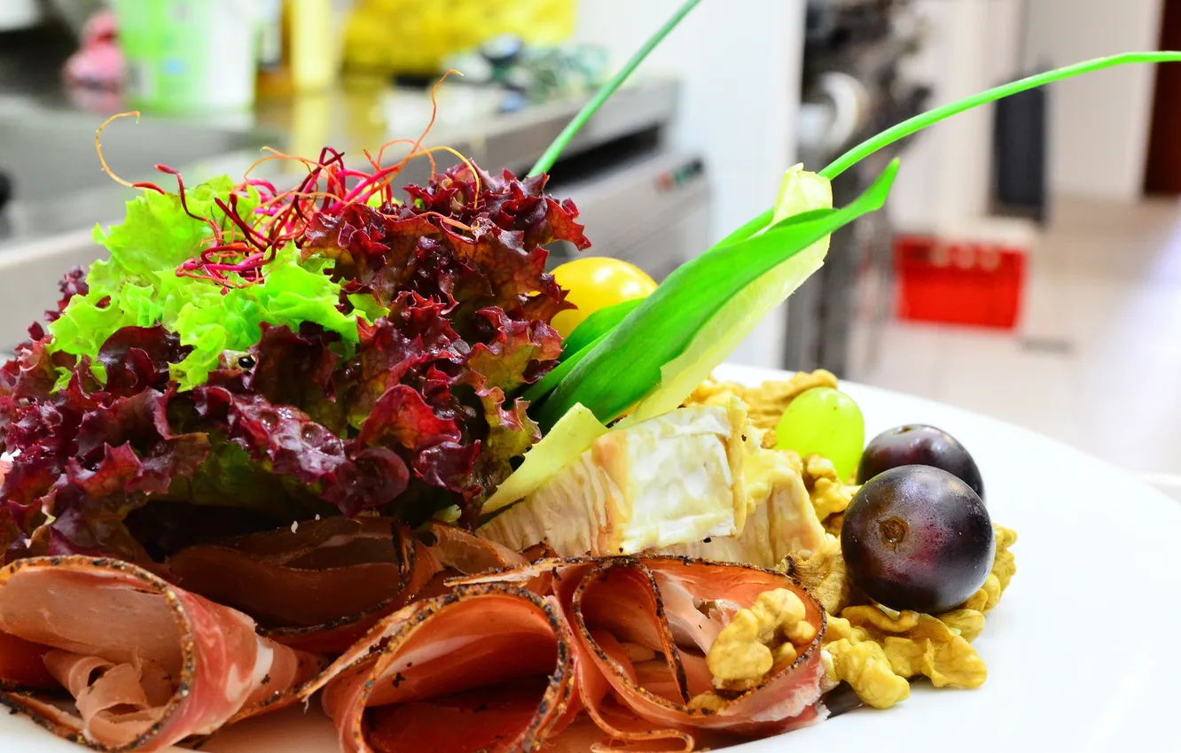 Photo wallpaper grapes, bacon, salad, appetizer