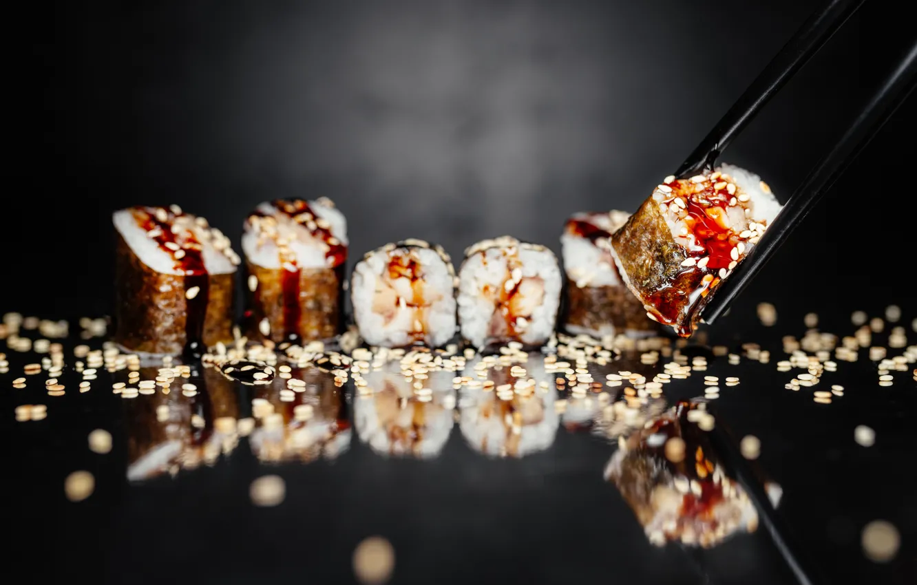 Photo wallpaper Japan, figure, black background, sushi, sushi, rice, seafood, roll