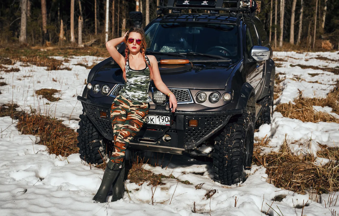 Photo wallpaper girl, jeep, camouflage