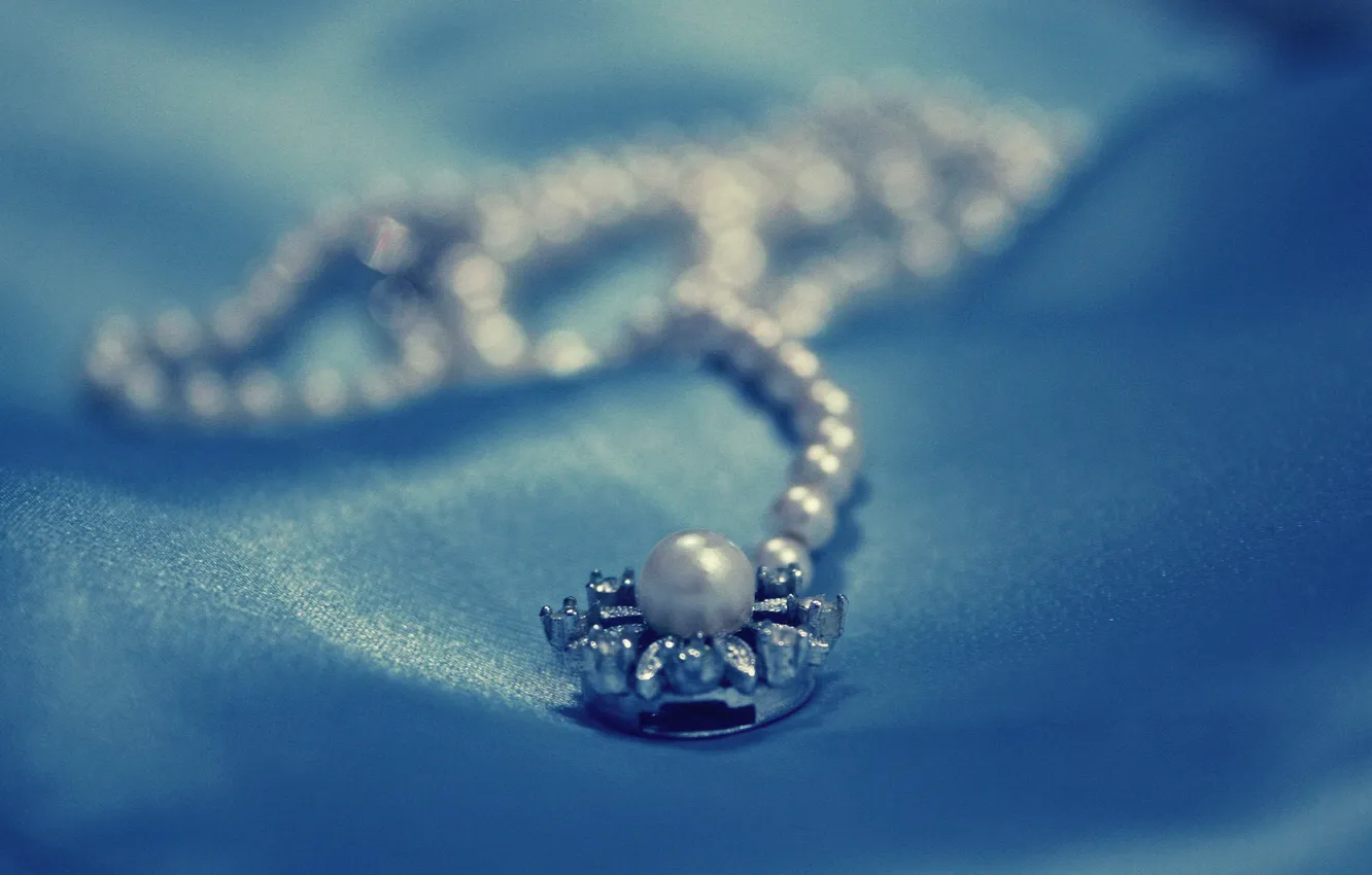 Photo wallpaper macro, mood, stone, necklace, beautiful, pendant, pearl, chain