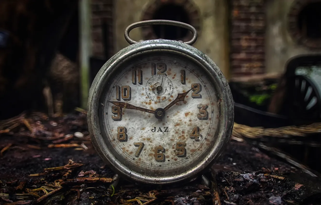 Photo wallpaper arrows, watch, dust, old