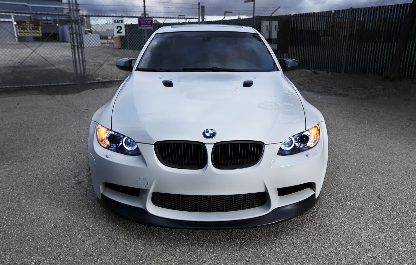 Photo wallpaper white, lights, bmw, BMW, white, barbed wire, e90, daylight