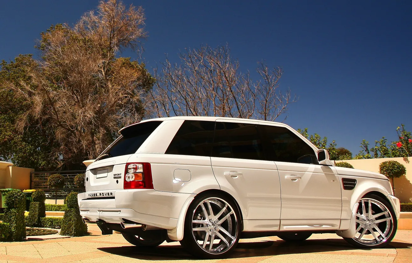 Photo wallpaper The sky, White, Trees, Sport, Garden, Summer, white, Land Rover