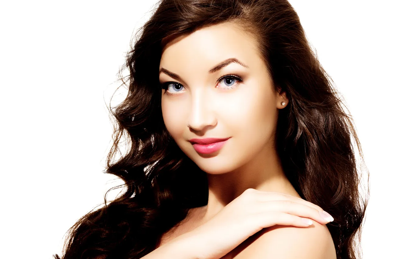 Photo wallpaper girl, face, background, hair, earrings, hands