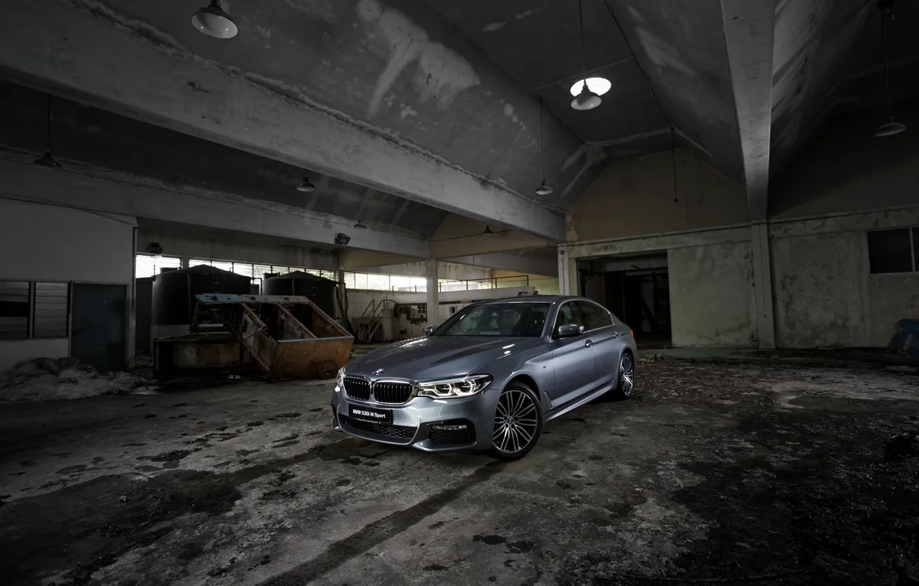Photo wallpaper grey, BMW, sedan, the room, 530i, 5, four-door, 5-series