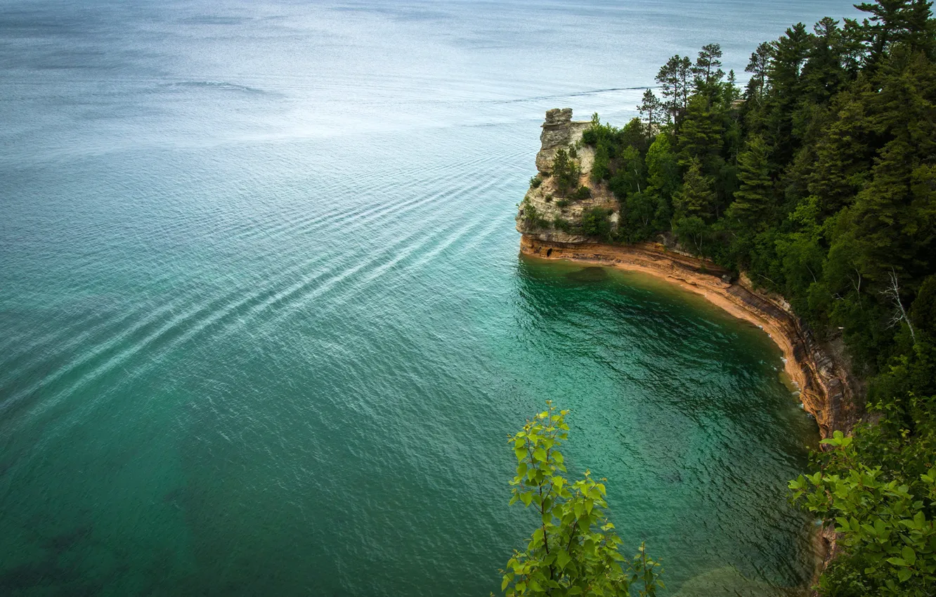 Photo wallpaper trees, lake, stones, rocks, shore, USA, the view from the top, Pictured Rocks National Lakeshore