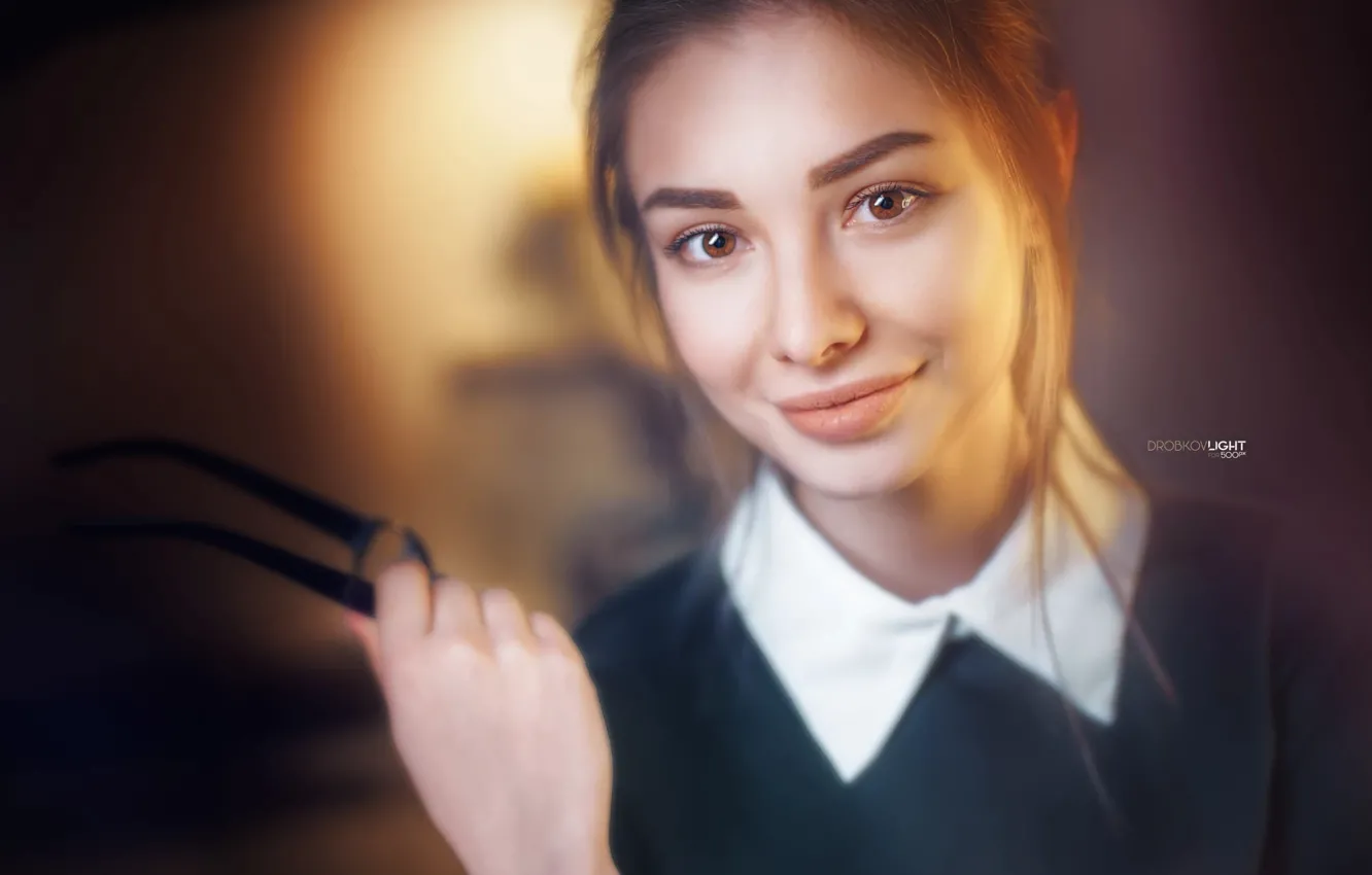 Photo wallpaper look, girl, smile, glasses, Alexander Drobkov-Light, Sue Tikhonova