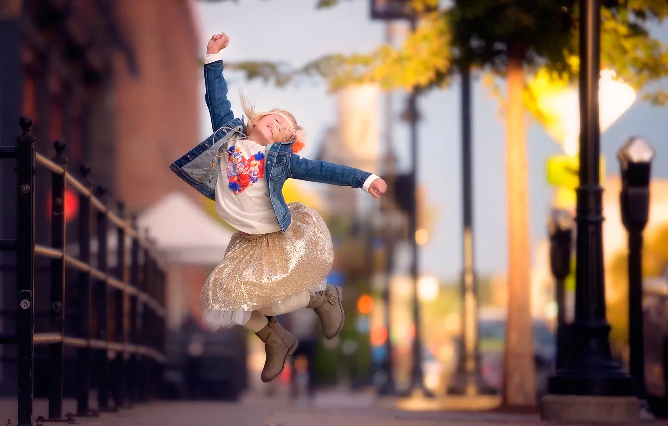 Photo wallpaper the city, jump, girl, danielle balance