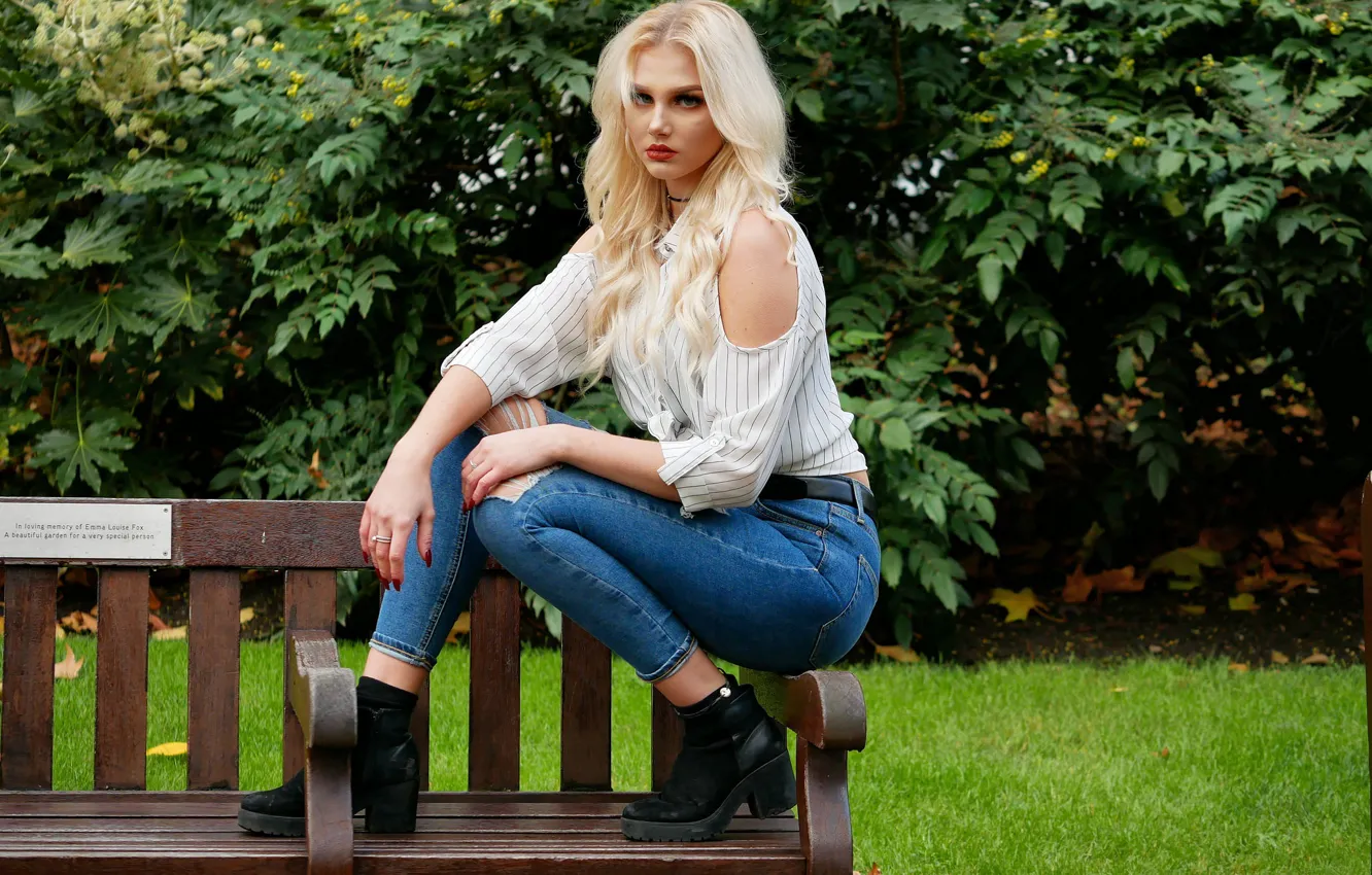 Photo wallpaper bench, face, model, jeans, figure, beauty