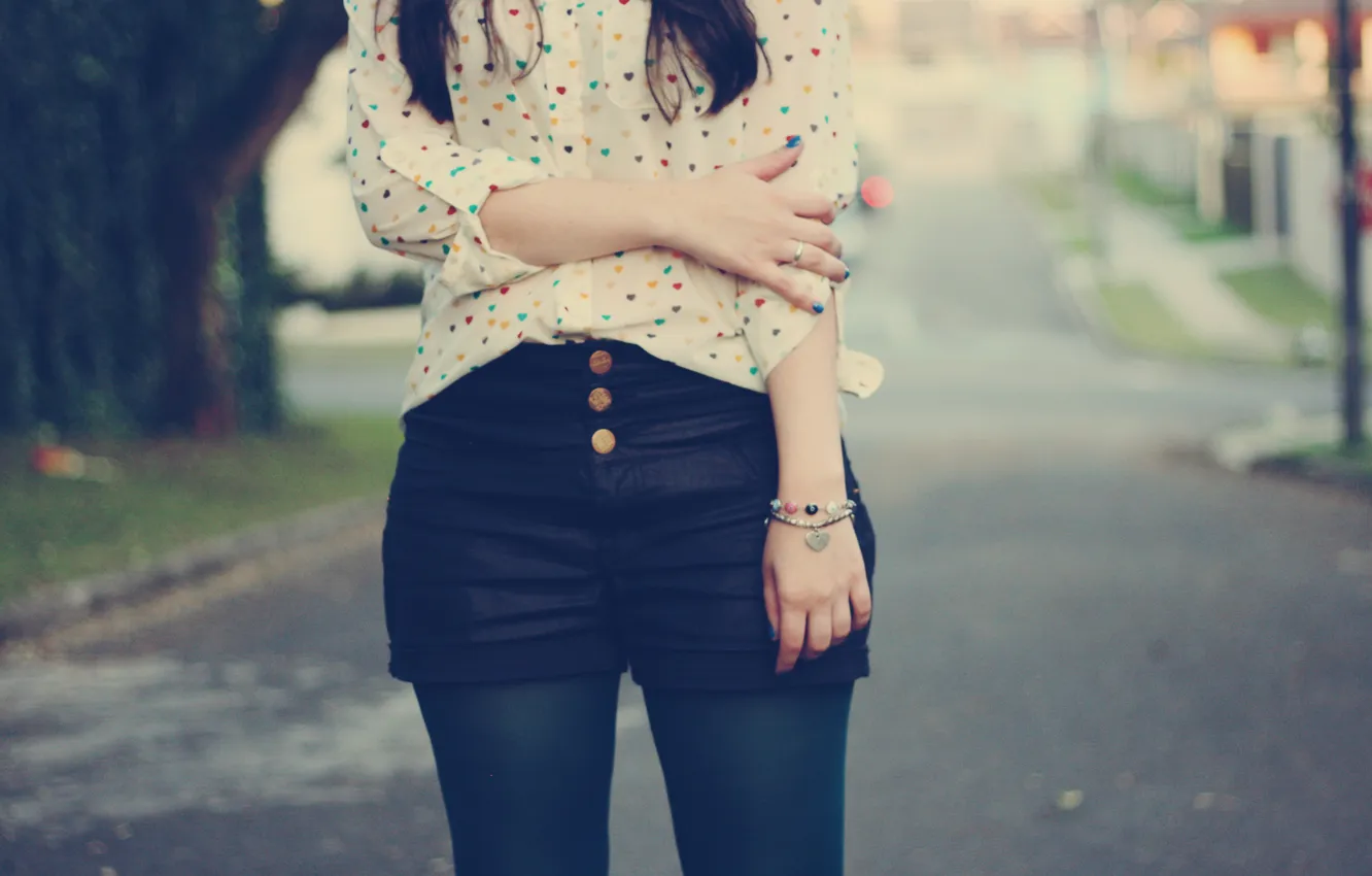 Photo wallpaper girl, shorts, bracelet, shirt