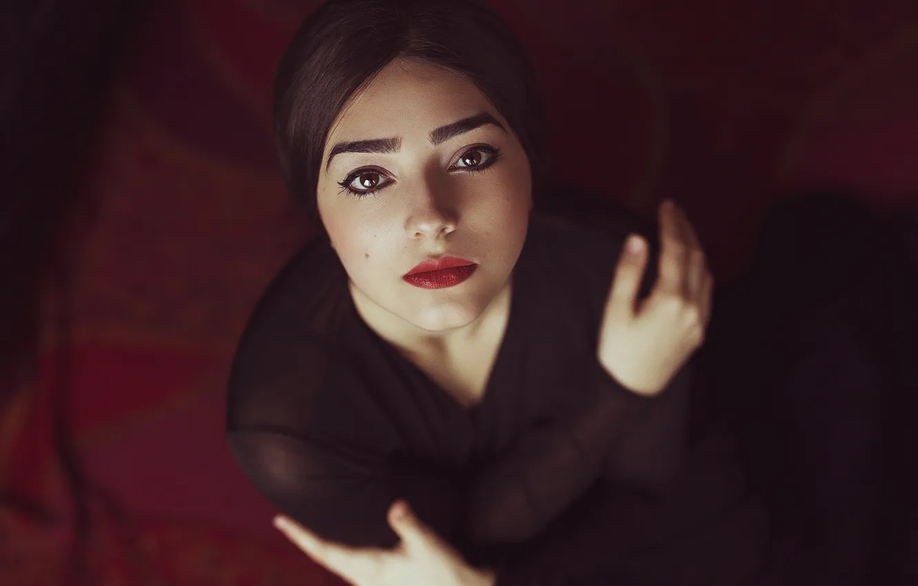 Photo wallpaper girl, face, background, hair, lipstick, lips