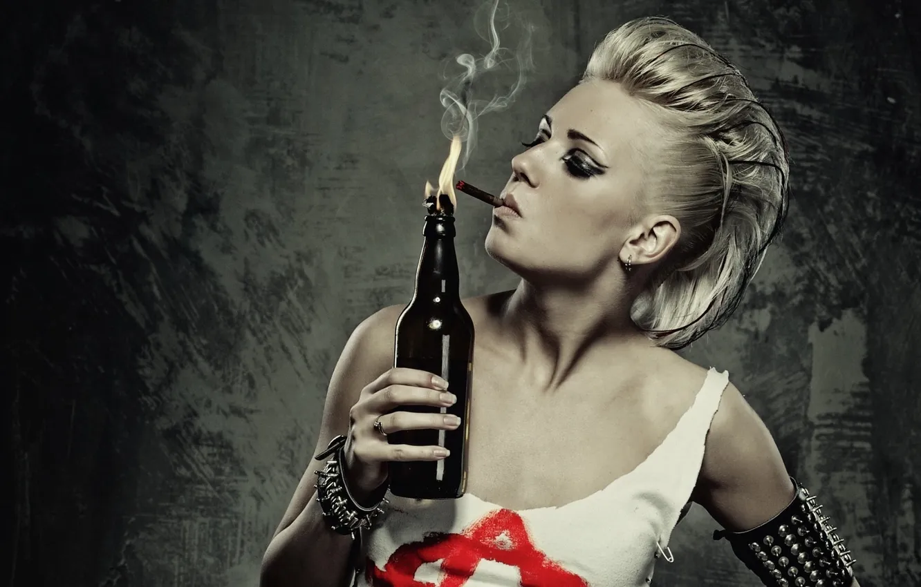 Photo wallpaper girl, flame, bottle, cigarette