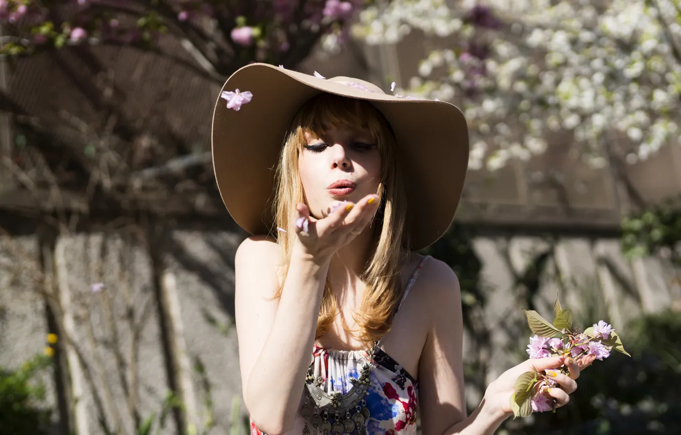 Photo wallpaper girl, hat, petals