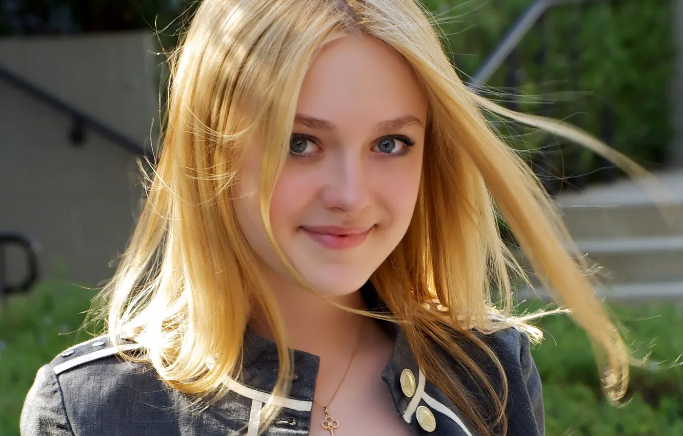 Photo wallpaper look, face, smile, model, actress, blonde, Dakota Fanning
