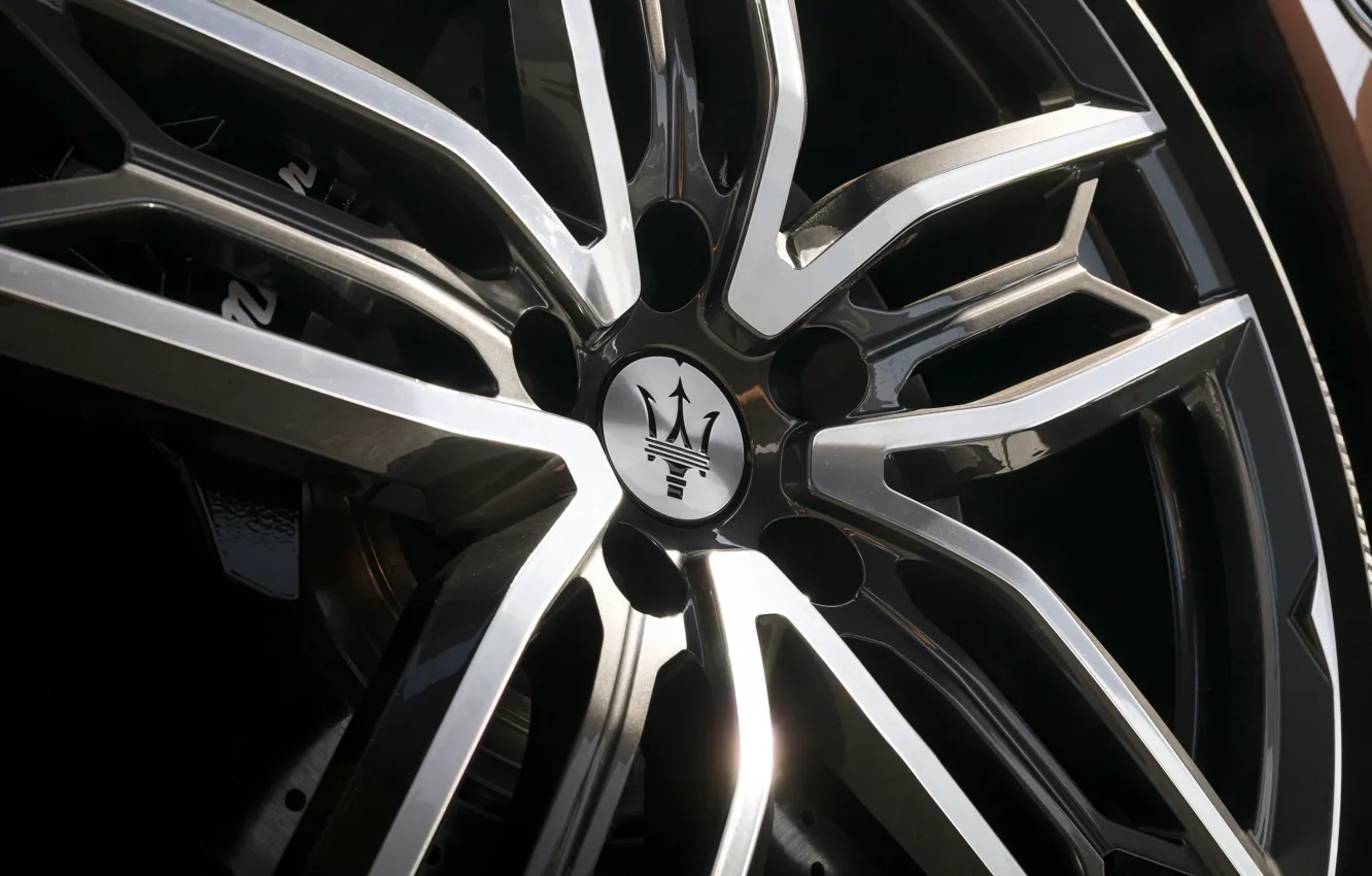 Photo wallpaper Maserati, Quattroporte, logo, wheel, Maserati Quattroporte Modena