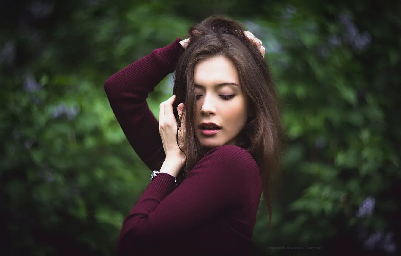 Photo wallpaper greens, leaves, pose, background, makeup, hairstyle, brown hair, beauty
