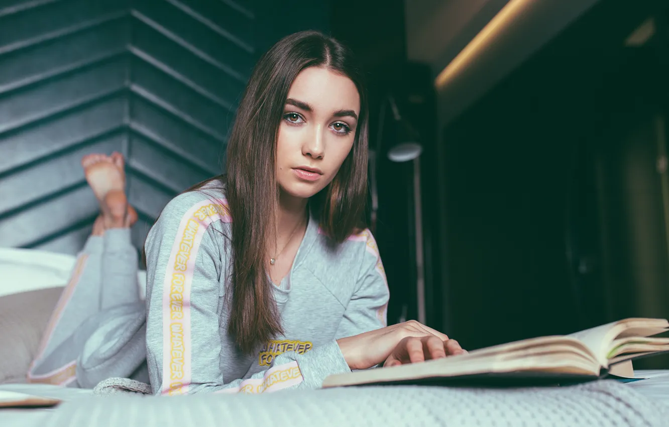 Photo wallpaper look, girl, bed, book