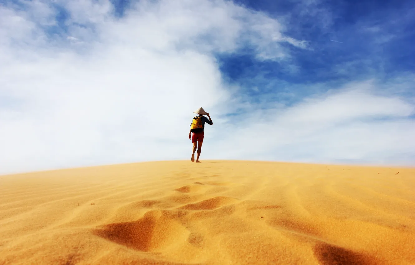 Photo wallpaper sand, desert, people, lone traveller in the sand