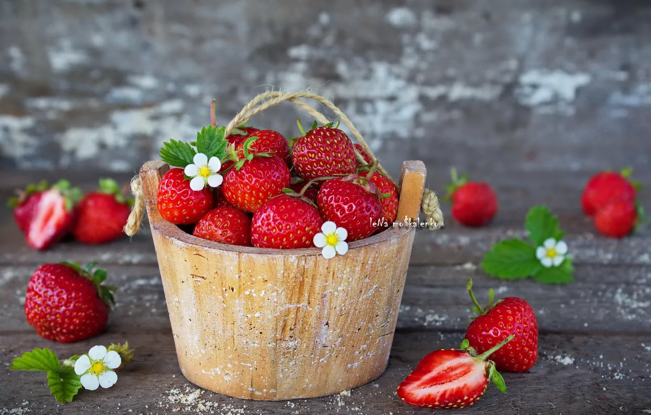 Photo wallpaper leaves, flowers, berries, strawberry