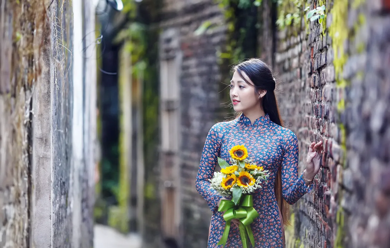 Photo wallpaper girl, flowers, street