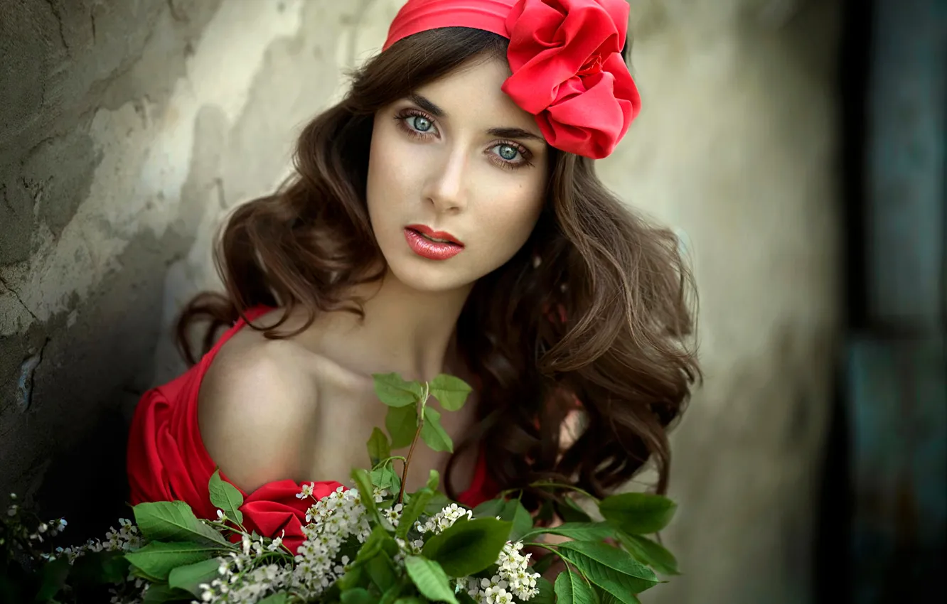 Photo wallpaper look, flowers, face, bow, shawl