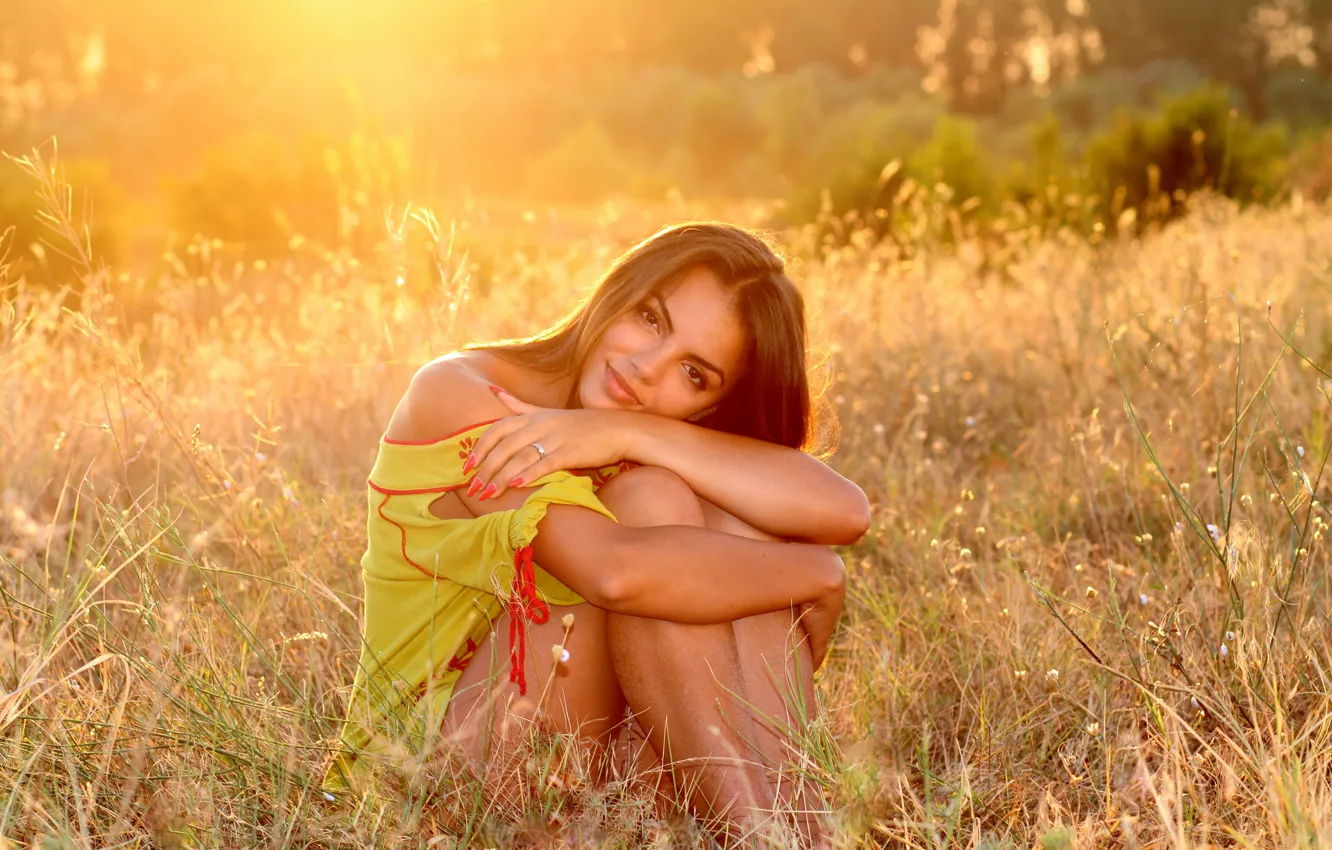 Photo wallpaper grass, look, girl, smile, meadow, bokeh