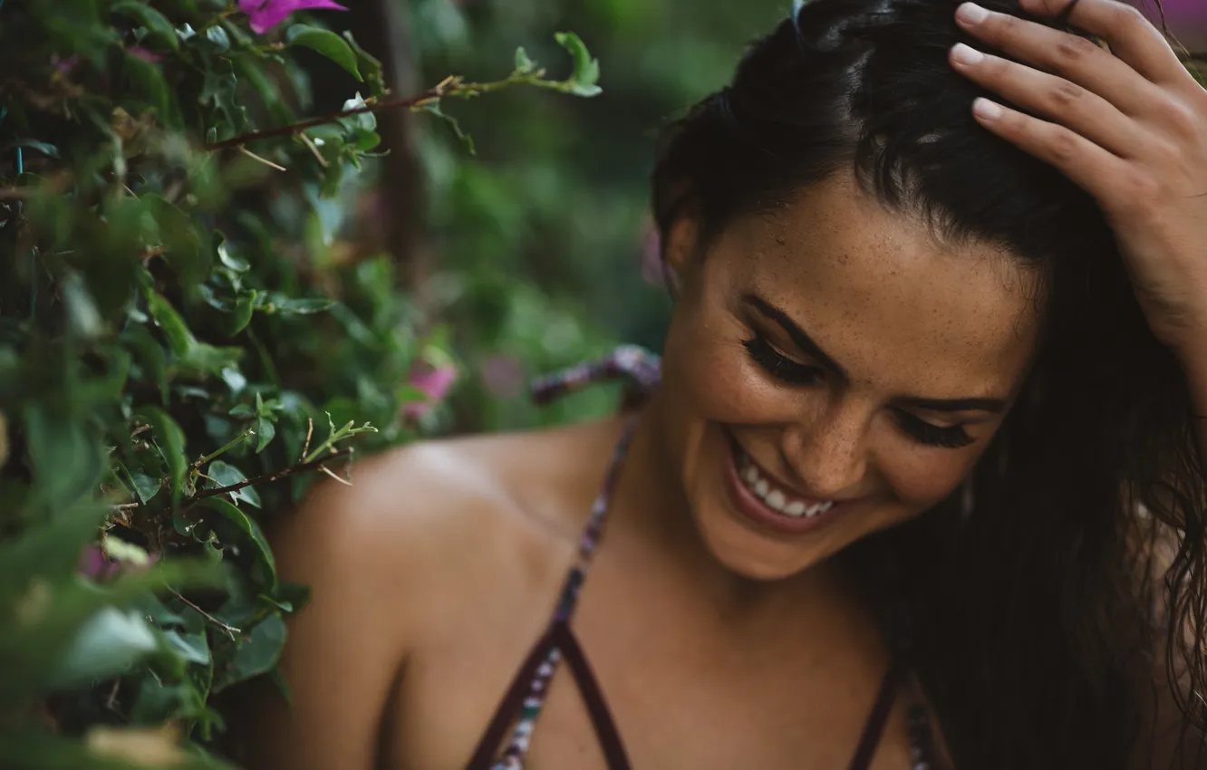 Photo wallpaper girl, face, hair, laughter