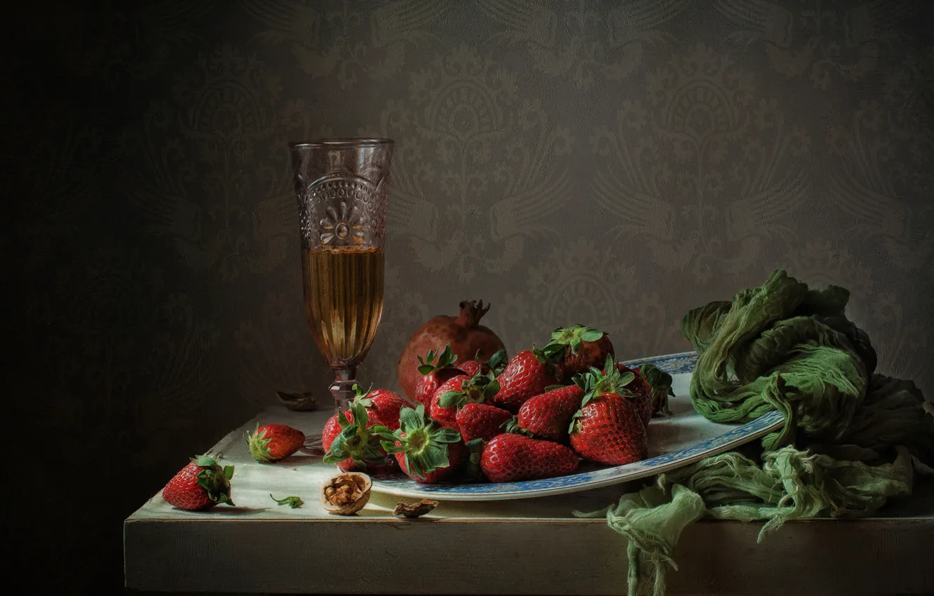 Photo wallpaper berries, background, glass, strawberry, plate, still life, garnet, walnut