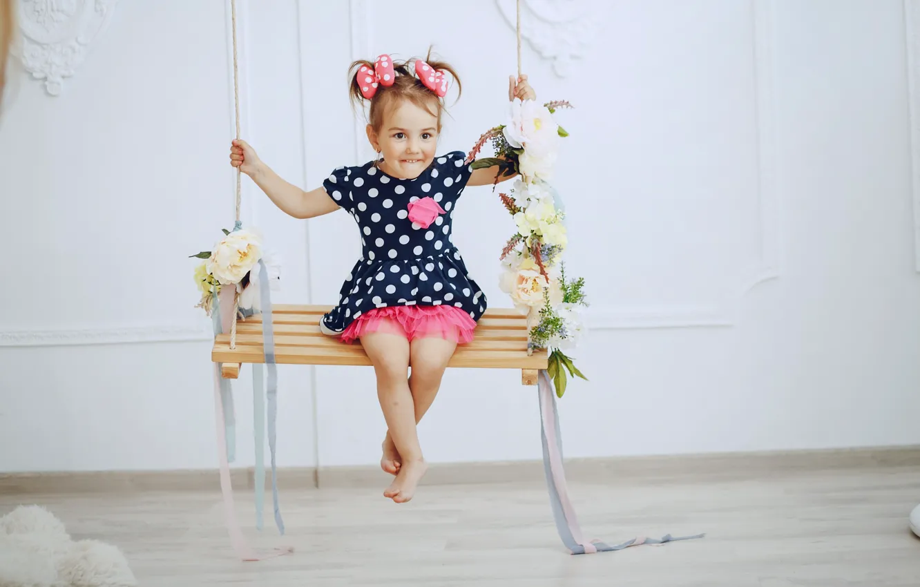 Photo wallpaper joy, swing, girl, baby