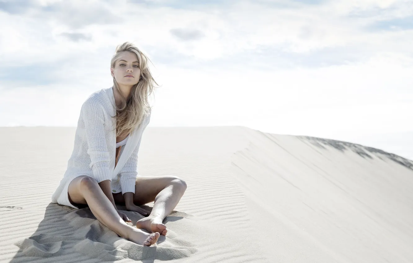 Photo wallpaper girl, model, sand, look, blonde, dunes, Elyse Taylor