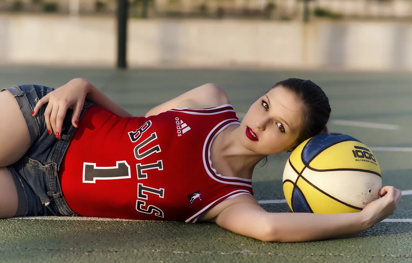 Photo wallpaper look, model, shorts, the ball, t-shirt, Claudia Suarez