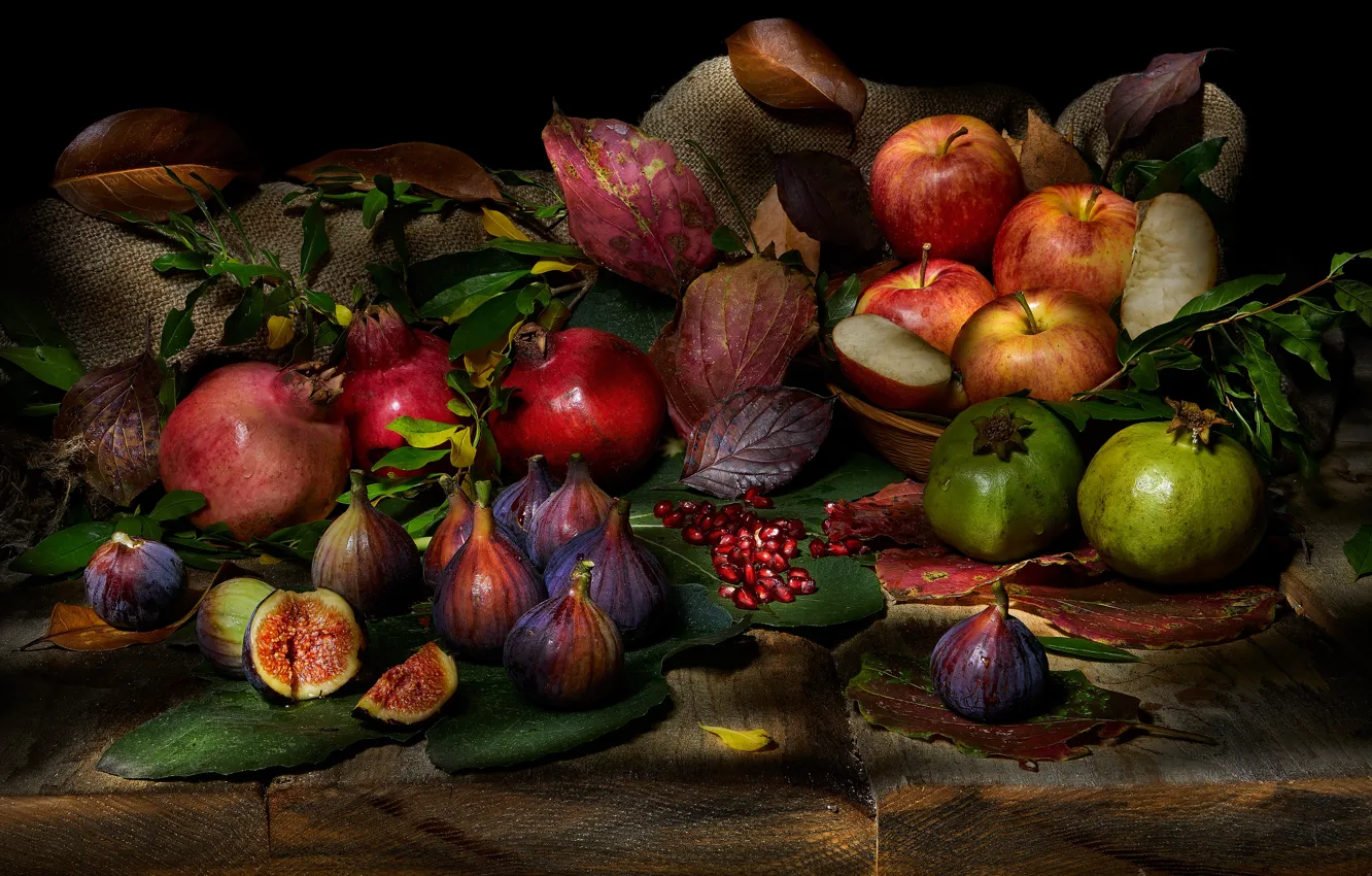 Photo wallpaper leaves, apples, Board, food, fruit, black background, still life, items