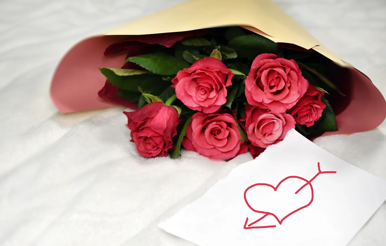 Photo wallpaper flowers, red, heart, roses, bouquet, package, white background, fur