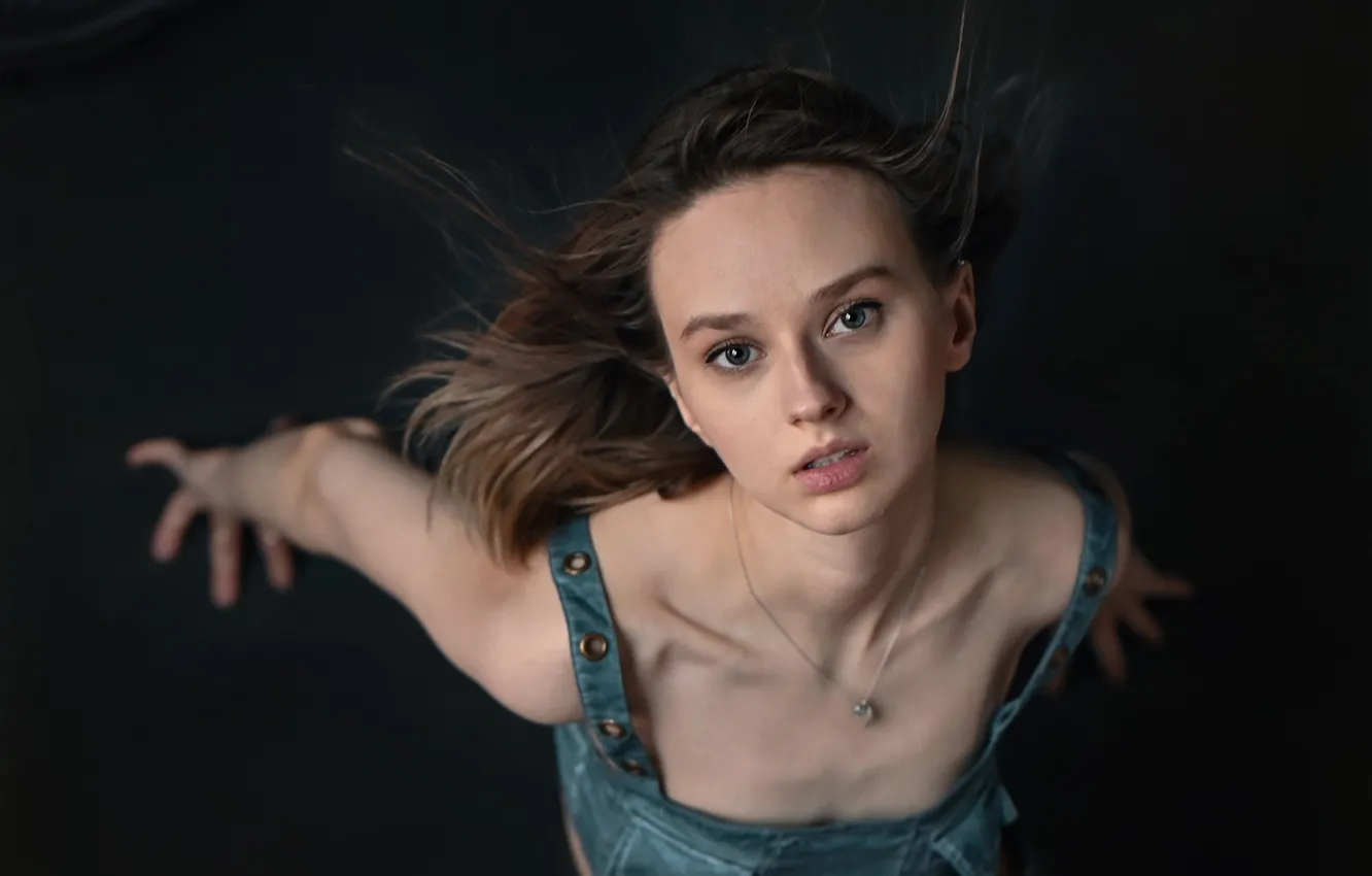 Photo wallpaper look, girl, face, pose, background, hair, portrait, hands