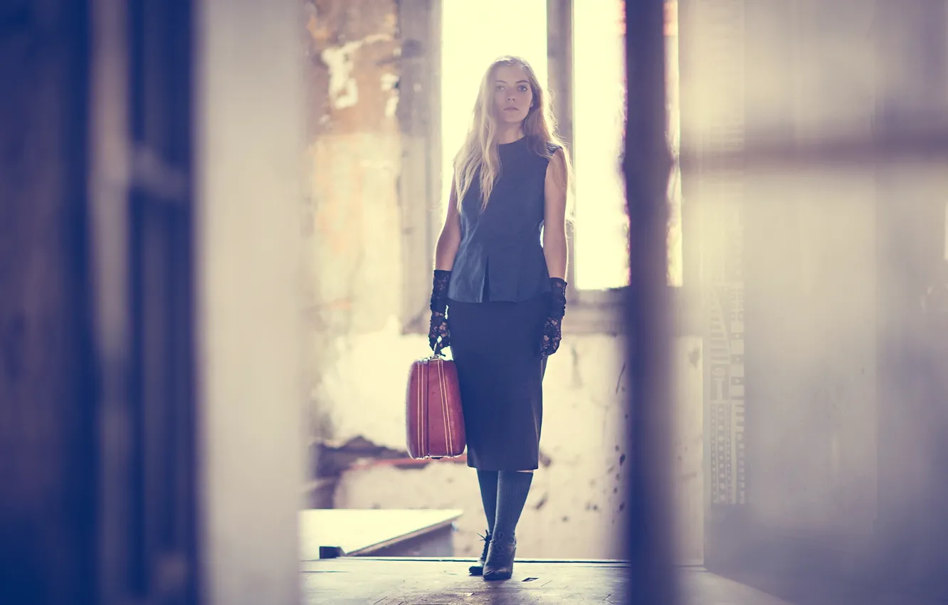 Photo wallpaper girl, mood, suitcase