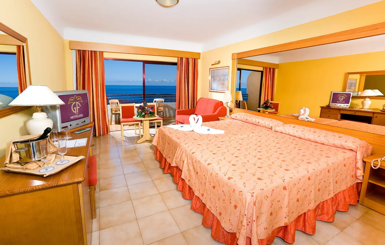 Photo wallpaper room, bed, room, mirror, TV, the hotel, table