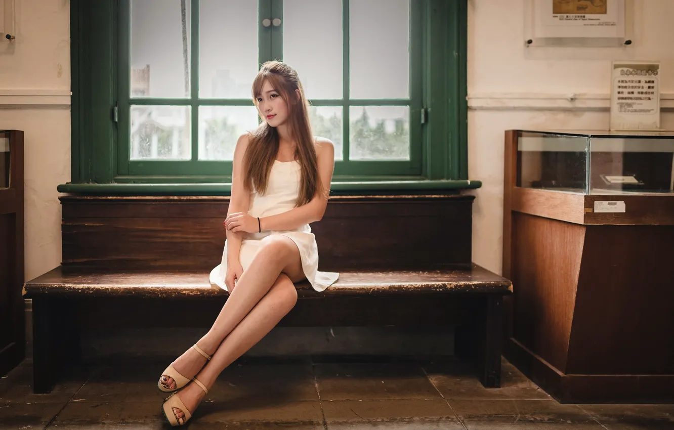 Photo wallpaper girl, sofa, Asian