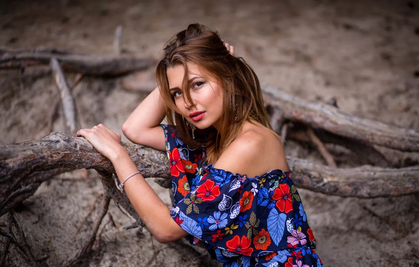 Photo wallpaper sand, look, pose, model, portrait, makeup, dress, hairstyle