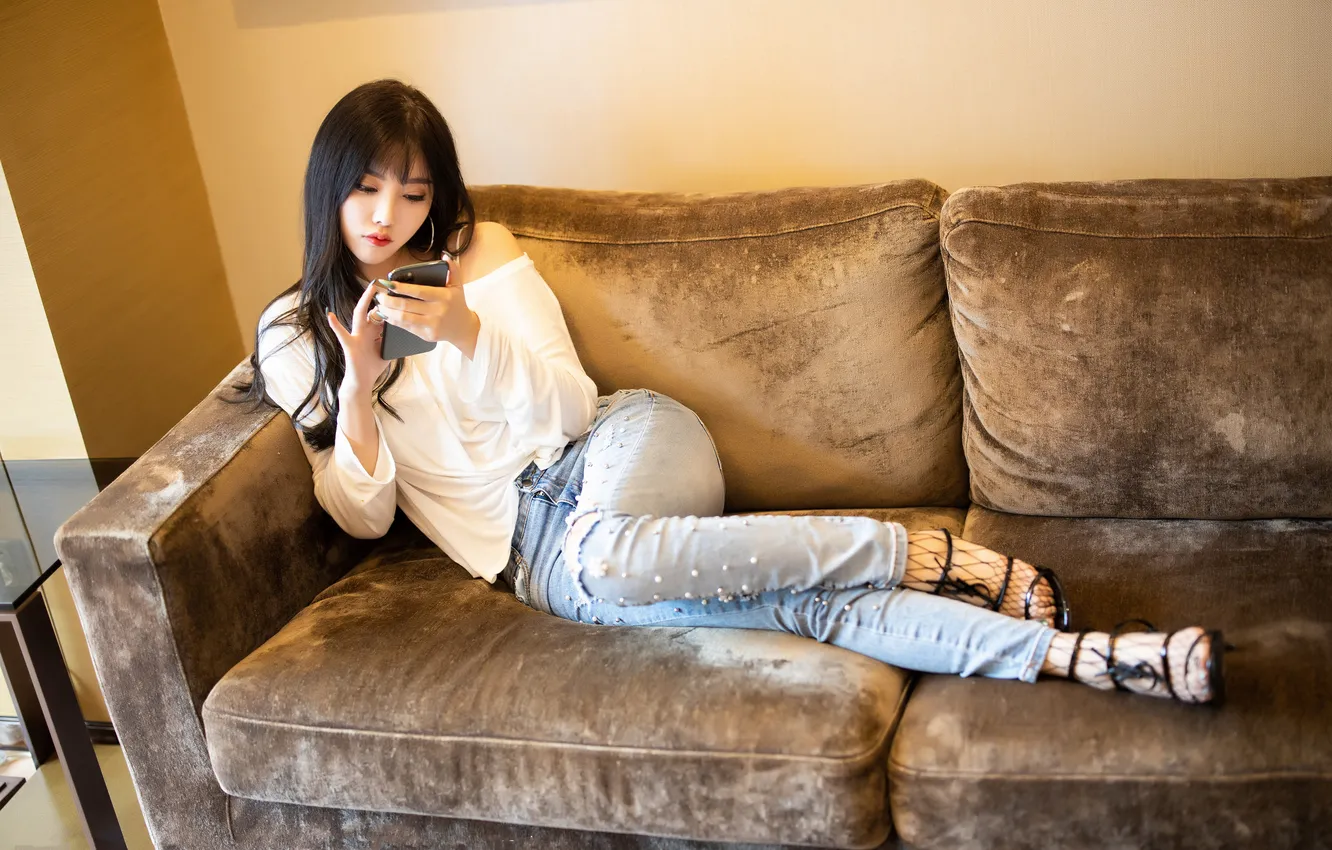 Photo wallpaper pose, model, portrait, jeans, makeup, figure, brunette, hairstyle