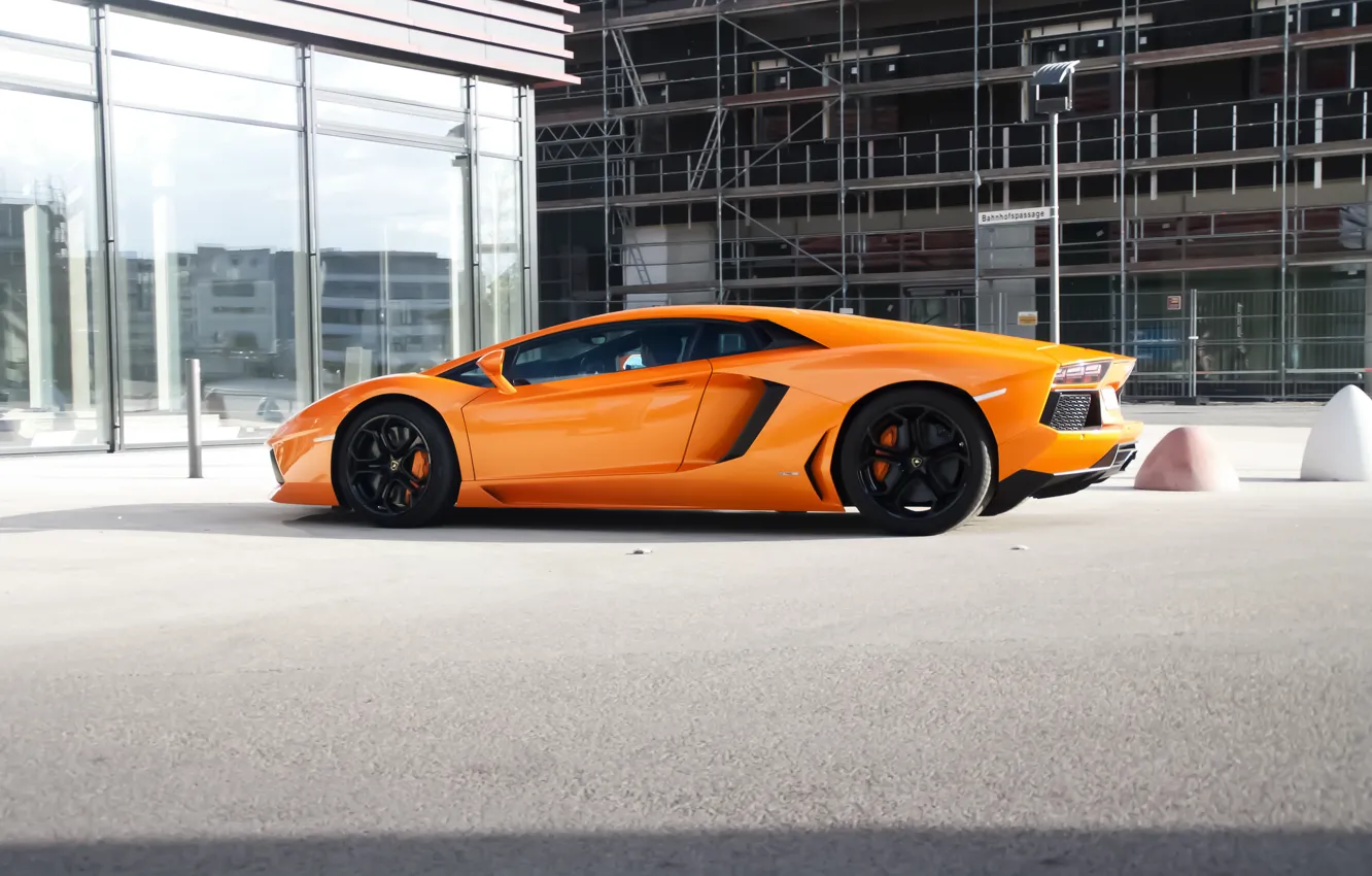 Photo wallpaper orange, reflection, the building, Windows, lamborghini, side view, orange, aventador