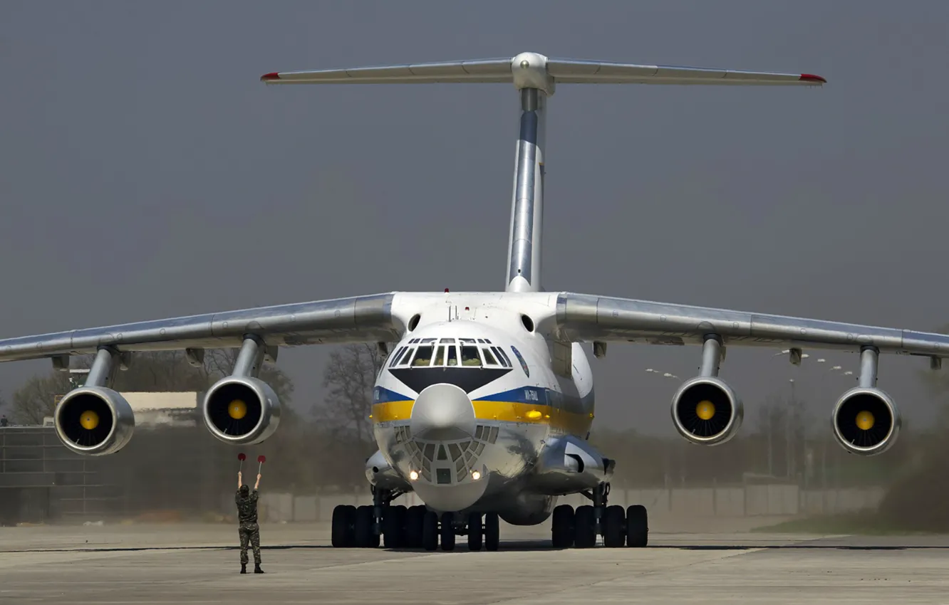 Photo wallpaper The plane, Ukraine, Military transport, Il-76MD, Chassis, Ukrainian air force