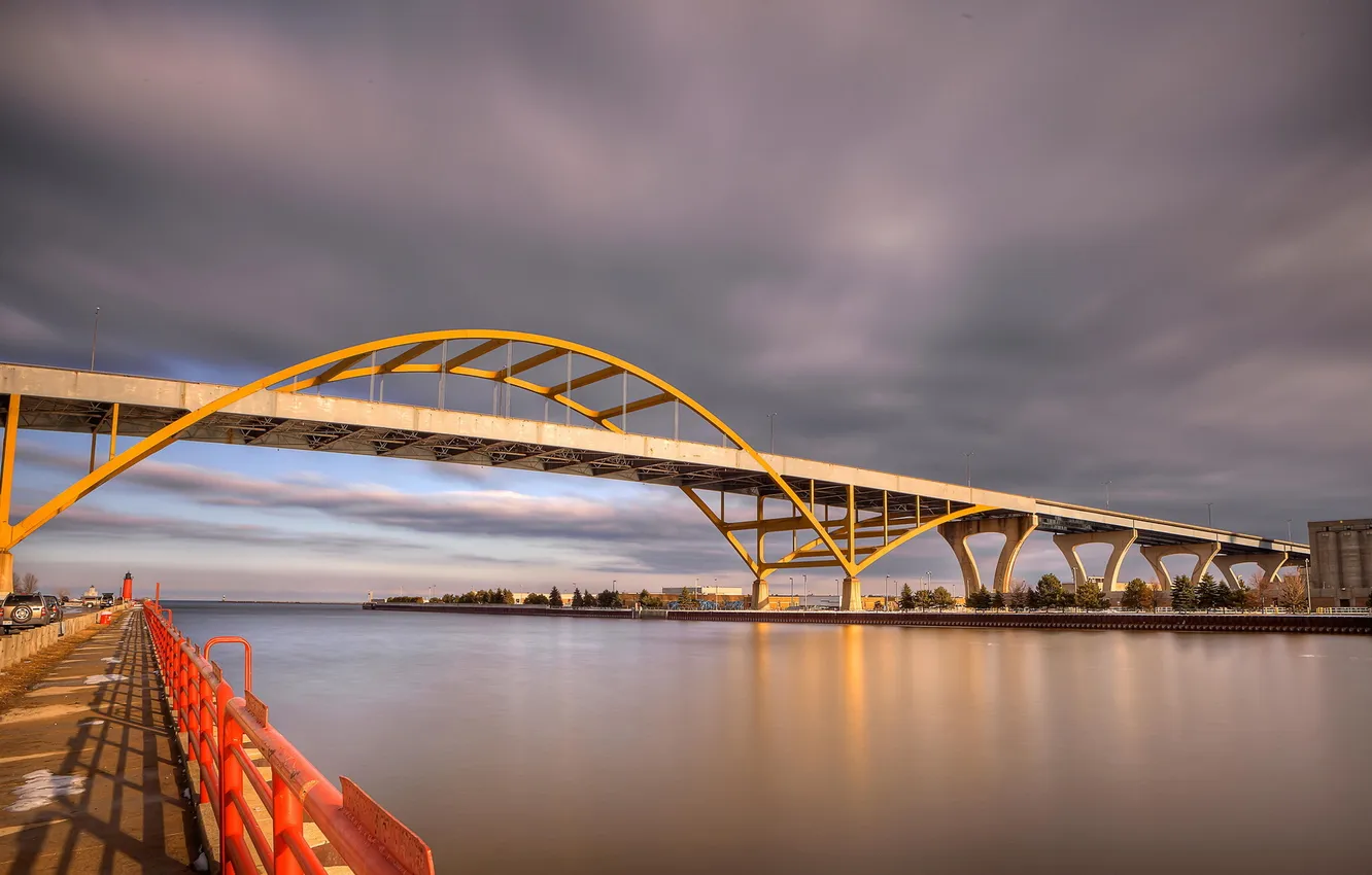 Photo wallpaper United States, Wisconsin, Milwaukee, Historic Third Ward, Hoan Bridge