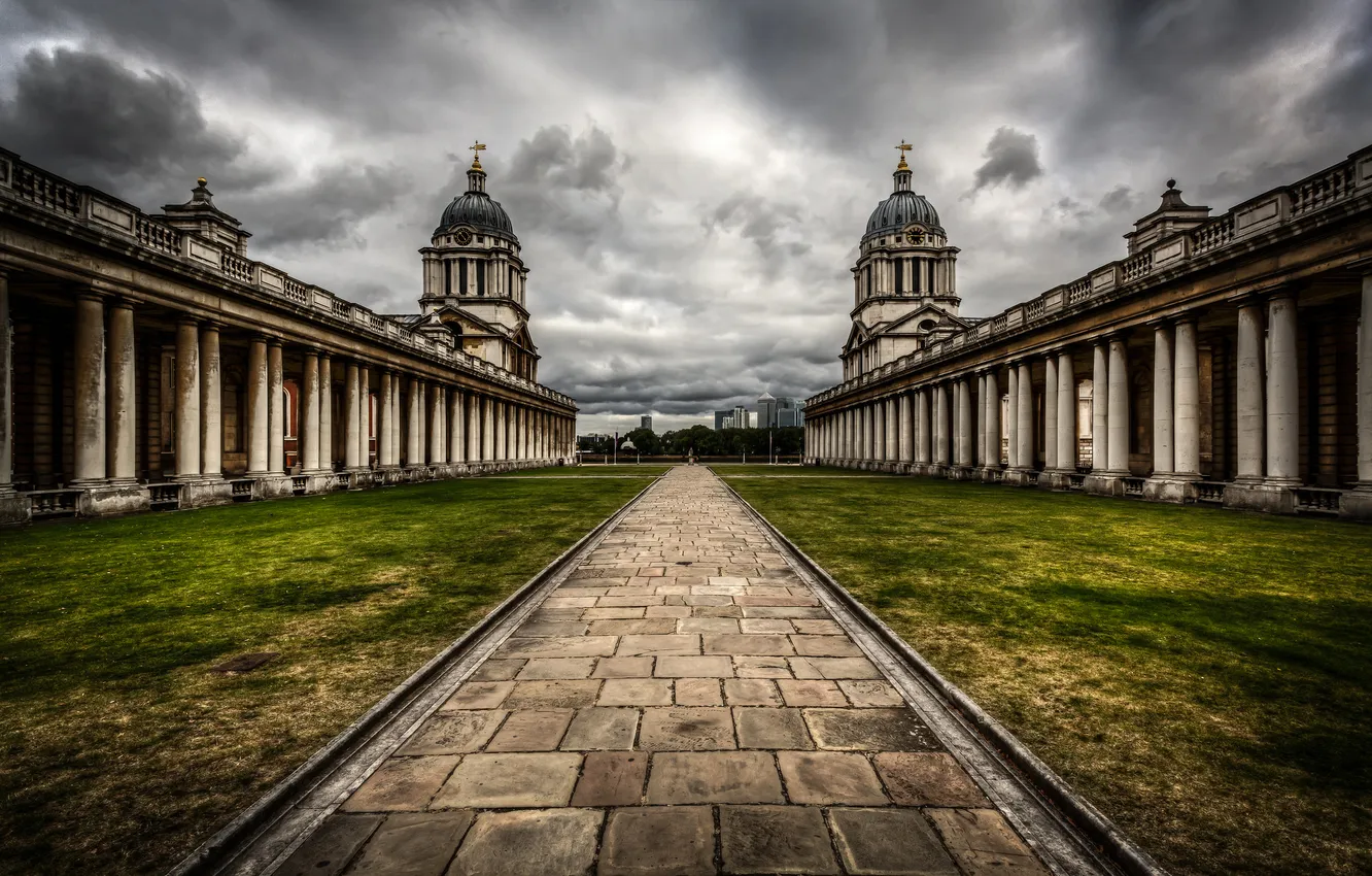 Photo wallpaper the sky, clouds, clouds, the building, England, London, track, columns