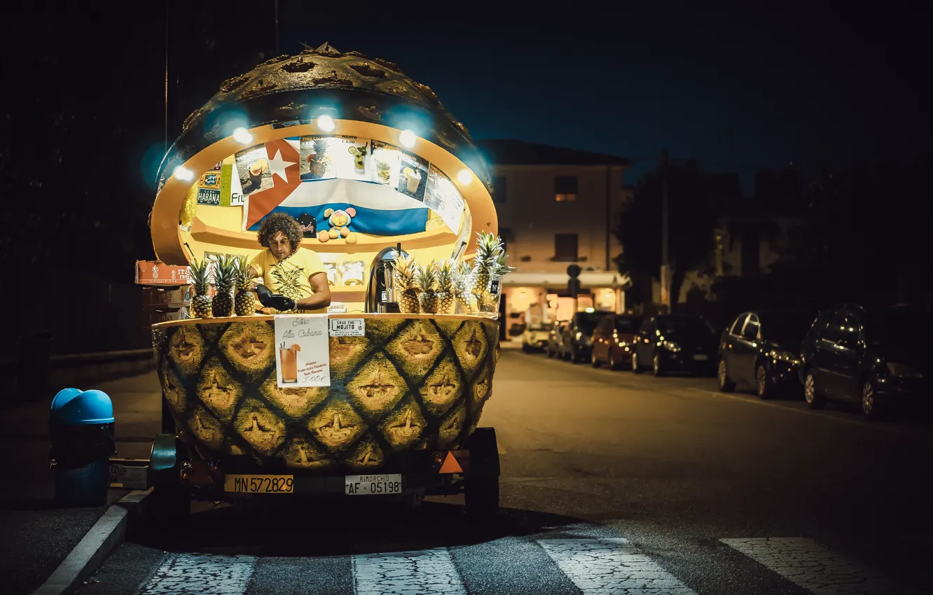 Photo wallpaper light, Sony, night, street, people, mojito, cocktail, shadows